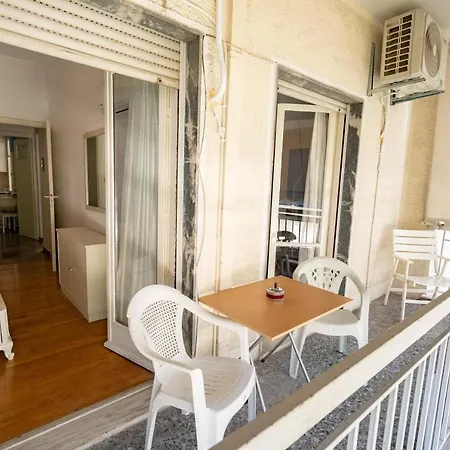 Larissa Station Metro St. 2 Bedrooms 3 Pers. Flat * Athens